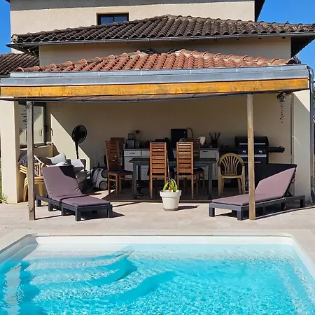 Chez Magali Nature Piscine Privee En Journee Et Massage Bien-etre Sur Reservation