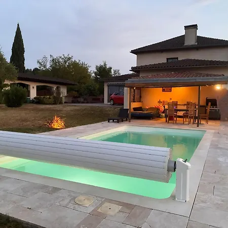 Holiday home Chez Magali Nature Piscine Privee En Journee Et Massage Bien-etre Sur Reservation